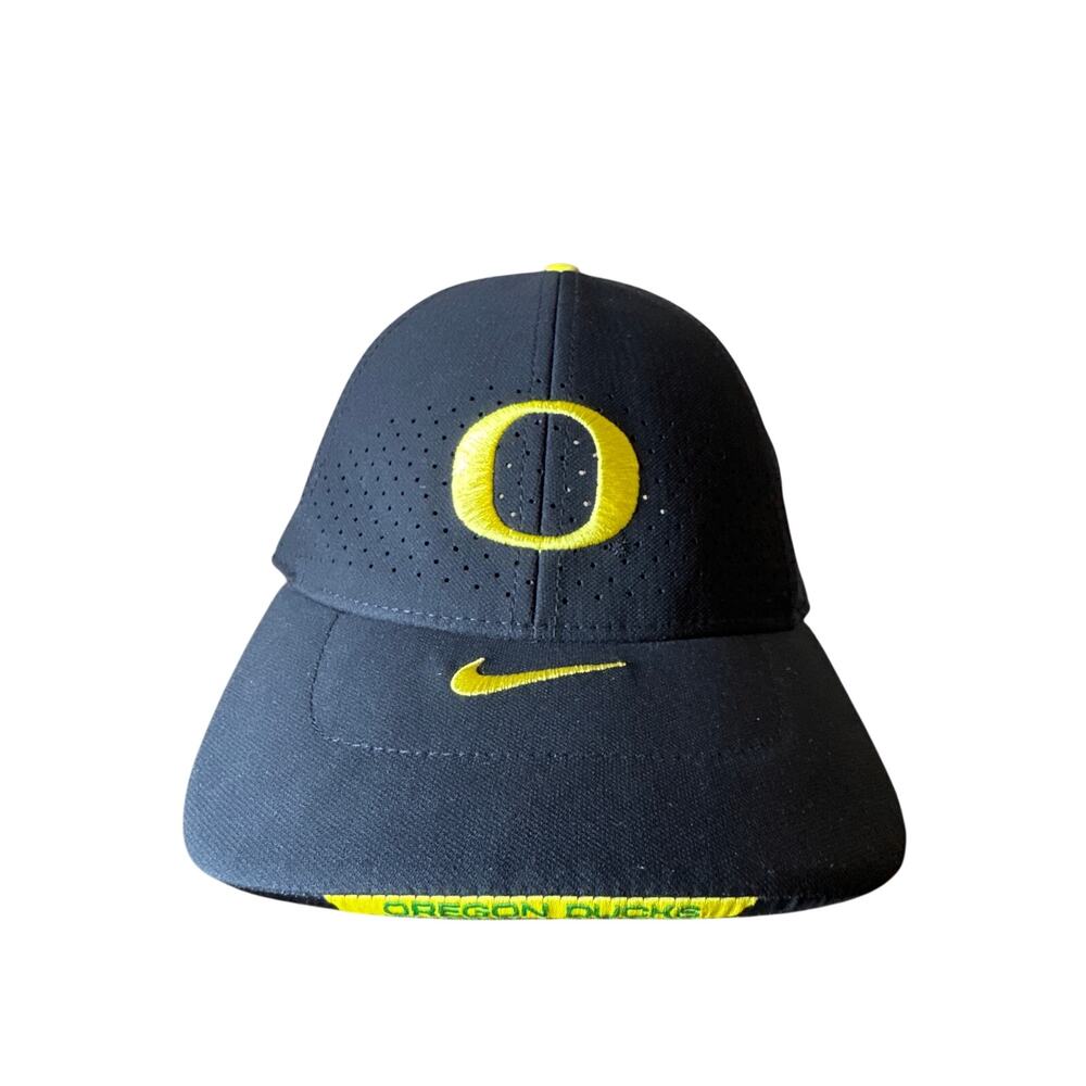 NCAA Oregon Ducks Embroidered Logo Nike On-Field Legacy91 Dri-Fit Black Adj Hat